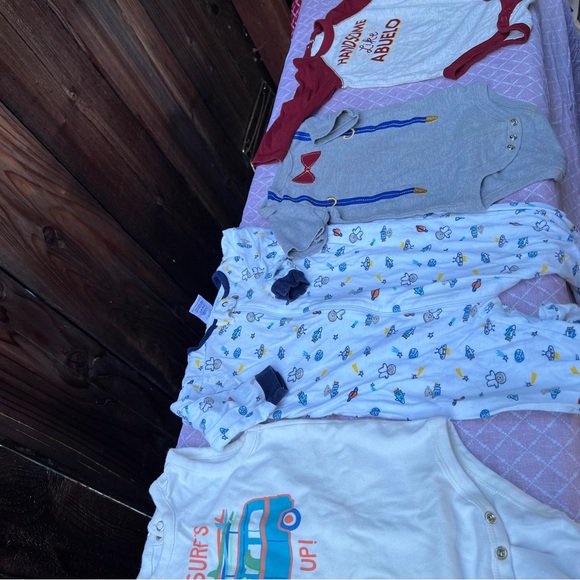 Baby onsie Lot 4 pieces : Box OW2: - Picture 2 of 9